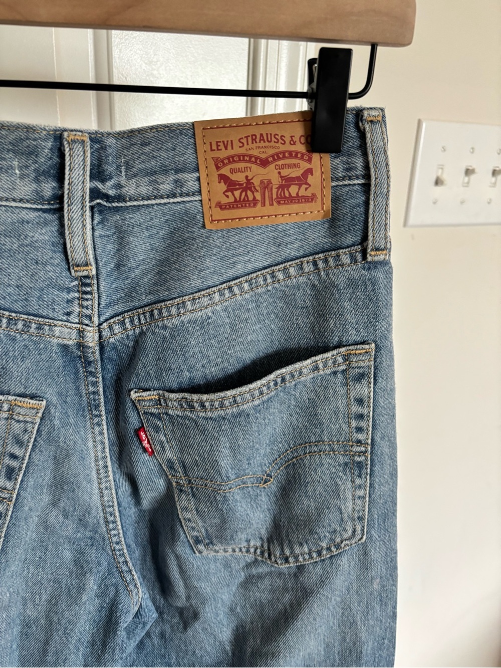 Levi’s ‘94 Baggy Jeans - Picture 5 of 9